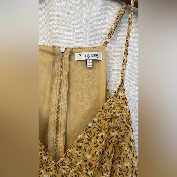 Y2K Mustard Floral Maxi Dress with V-Neck  Tiered Skirt and Spaghetti Straps - Picture 2 of 5